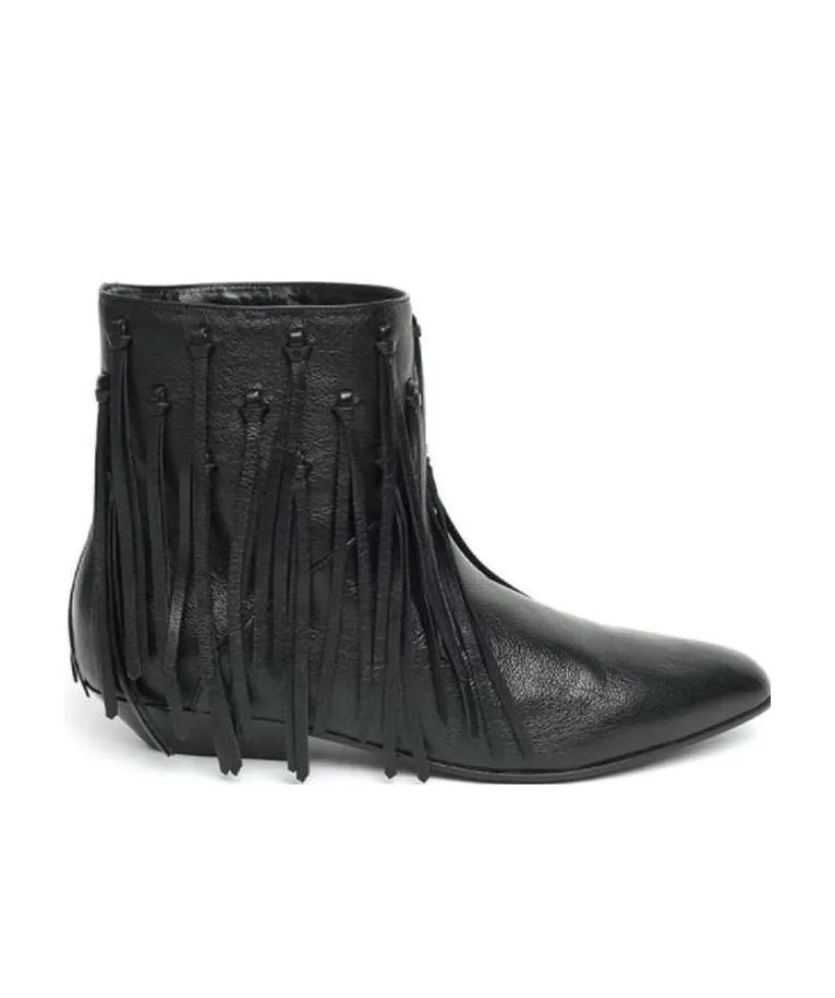Low-Heeled Boots