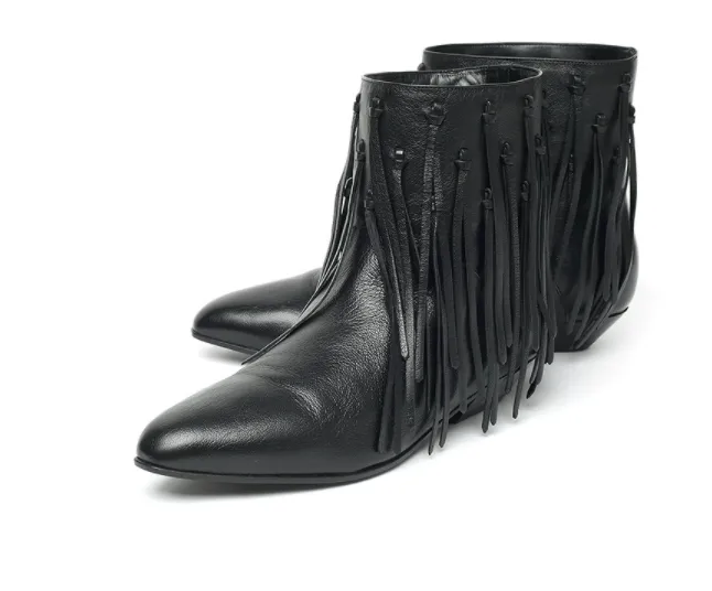 Low-Heeled Boots