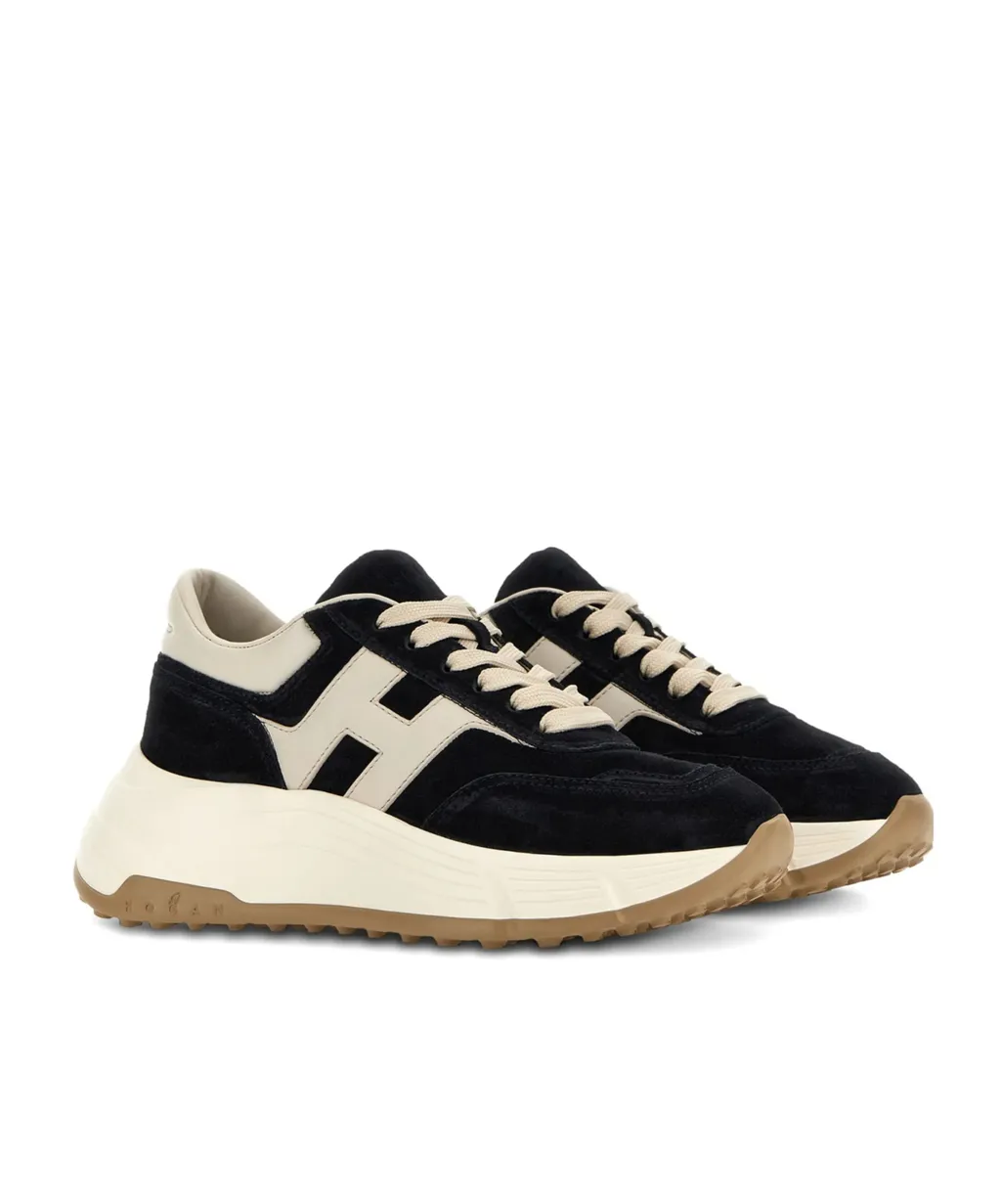 Sneakers Round Toe Contrast Sole Design