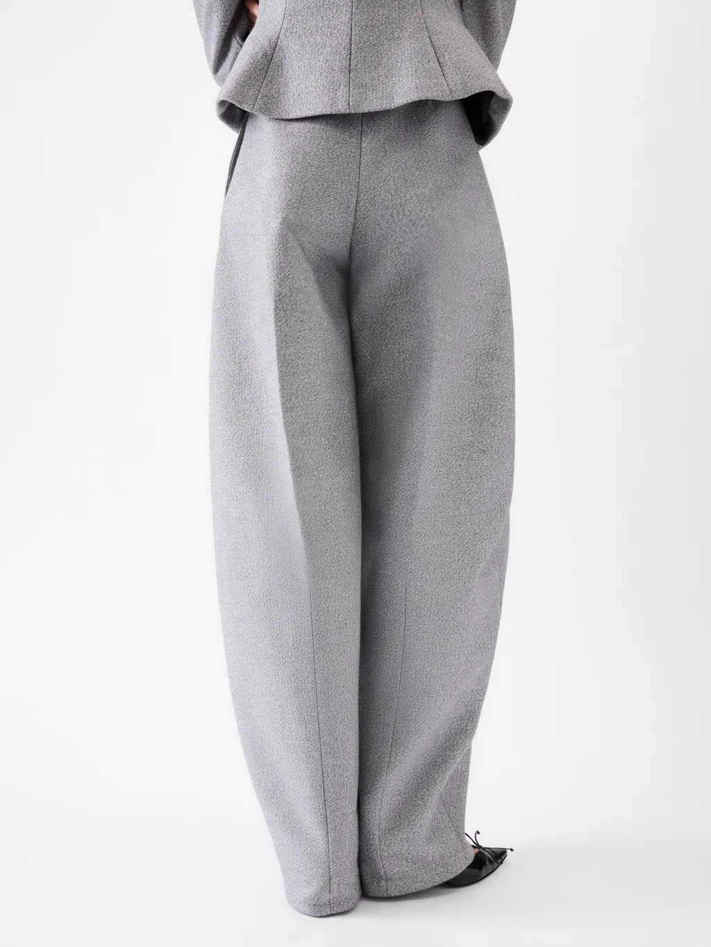 Curvo Pleated Casual Pants