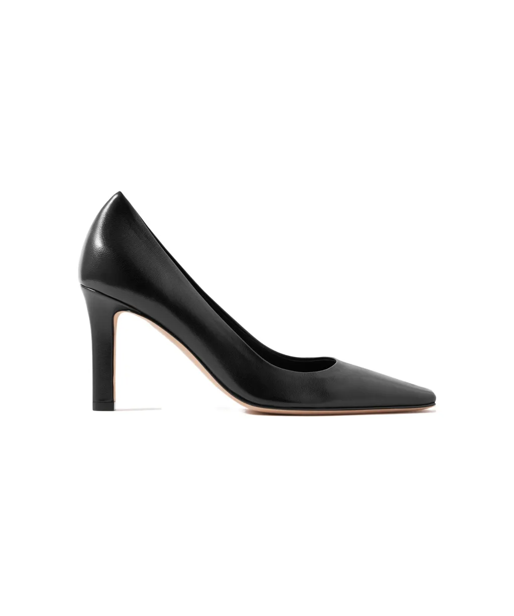Pointed Pumps