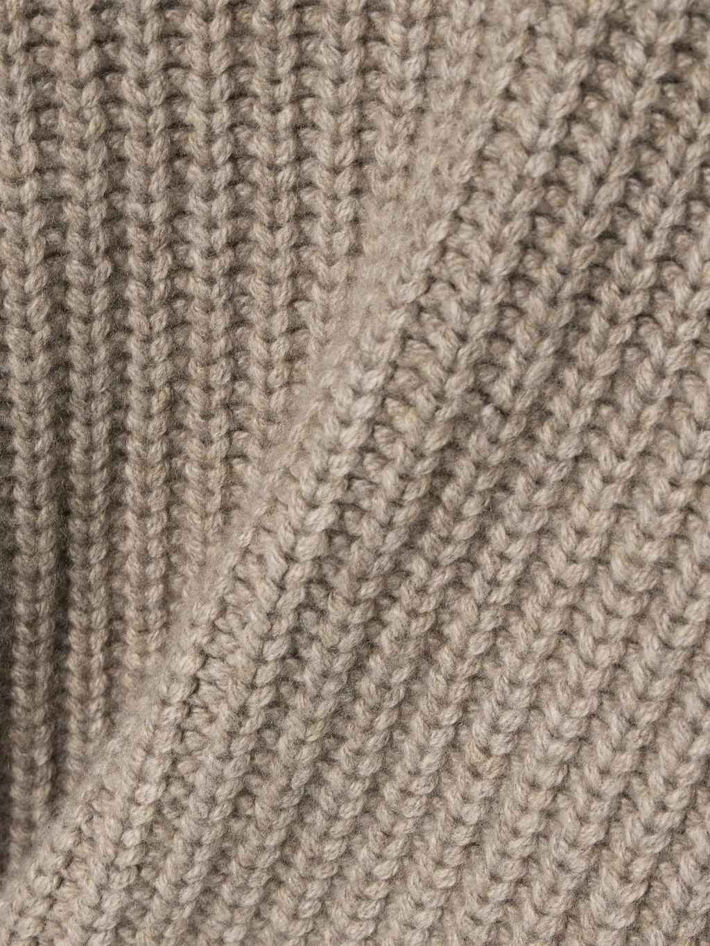 Long-Sleeved Knitwear