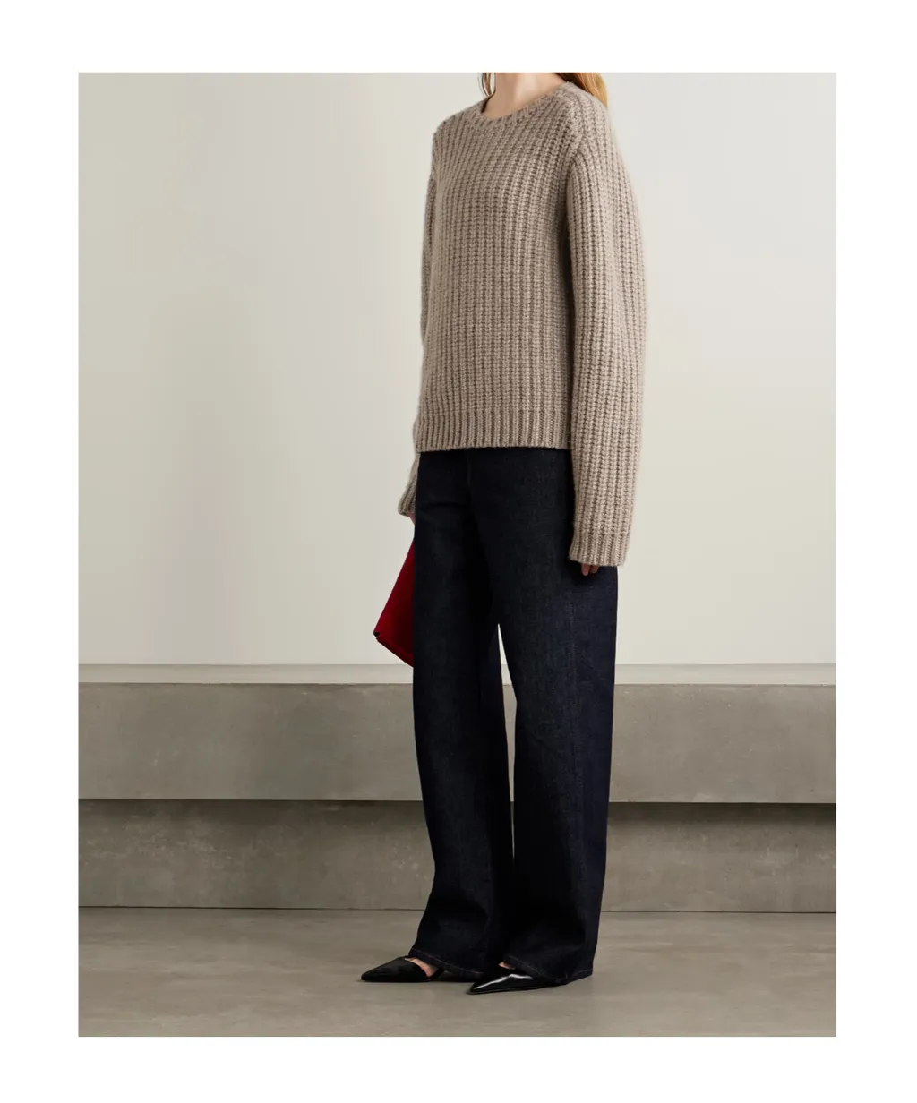 Long-Sleeved Knitwear