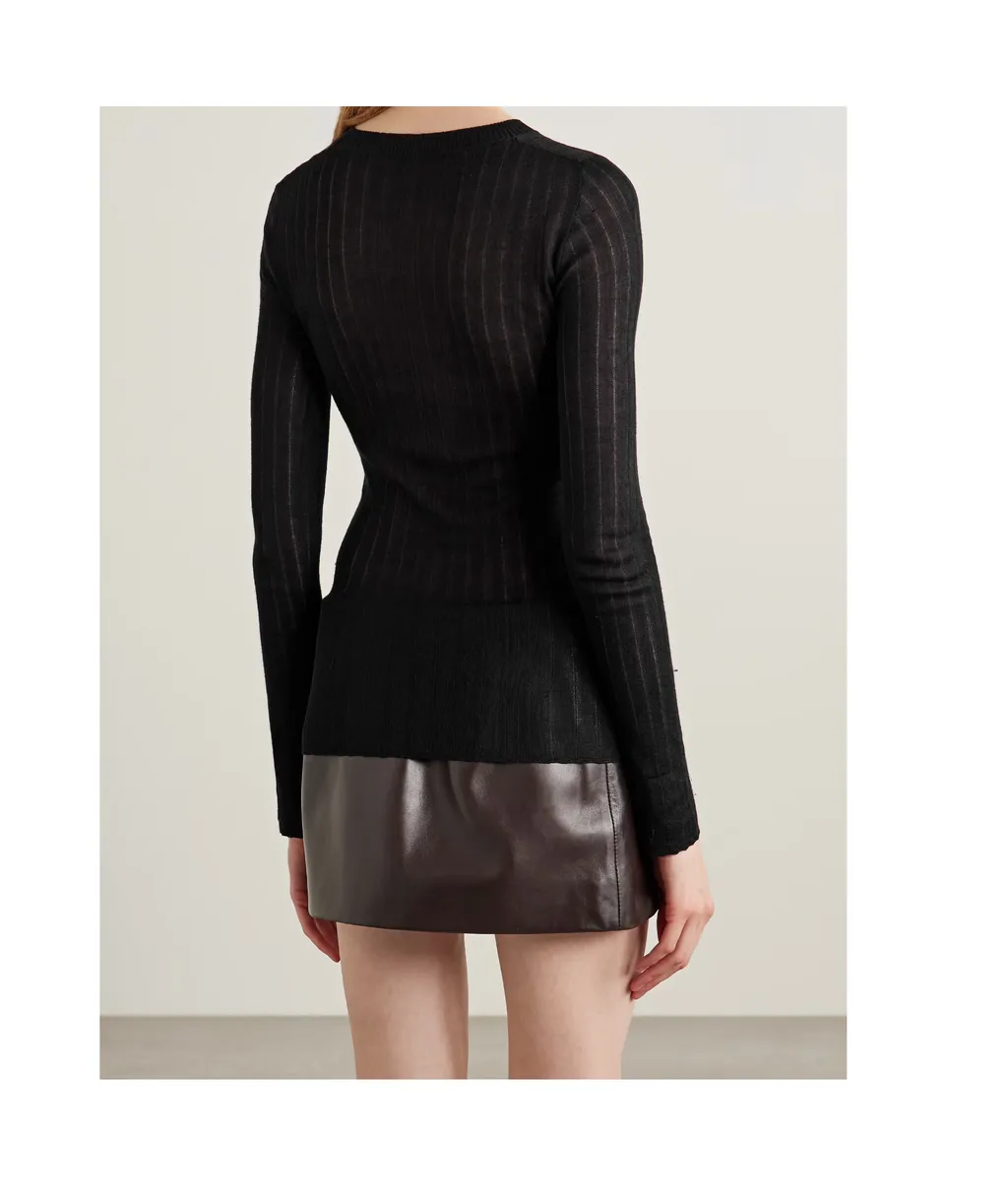 Long-Sleeved Knitwear