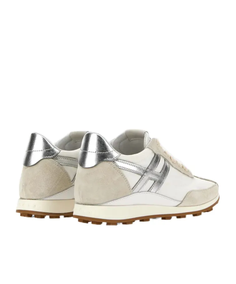 H699 Metallic-Logo Sneakers