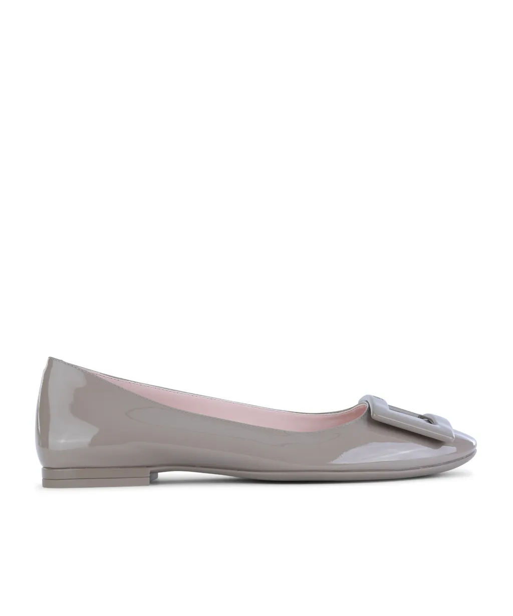 Roger Vivier Logo Embossed Flat Shoes