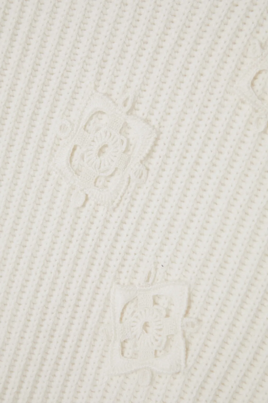 Long-Sleeved Knitwear