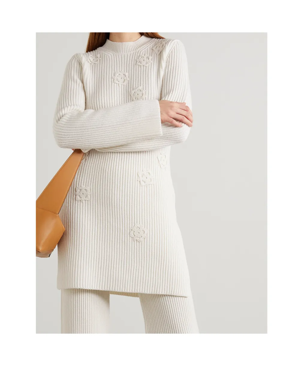 Long-Sleeved Knitwear