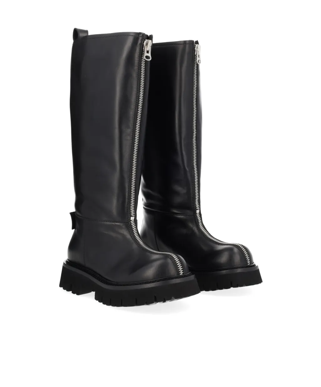 Moschino Round Toe Zipped Boots