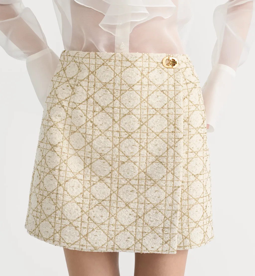 Macrocannage Short Skirts