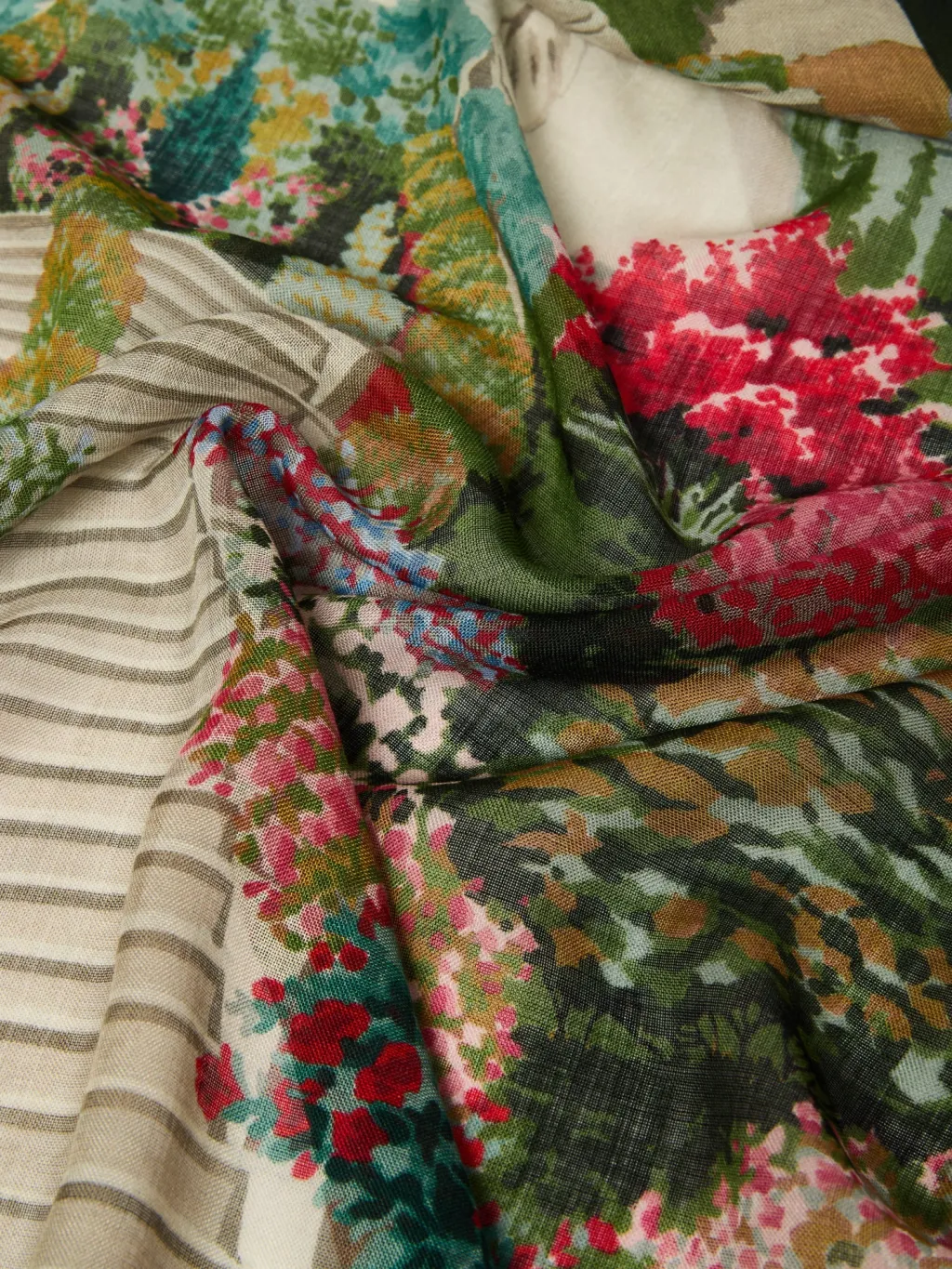 Oversized Scarf In Printed Silk And Wool