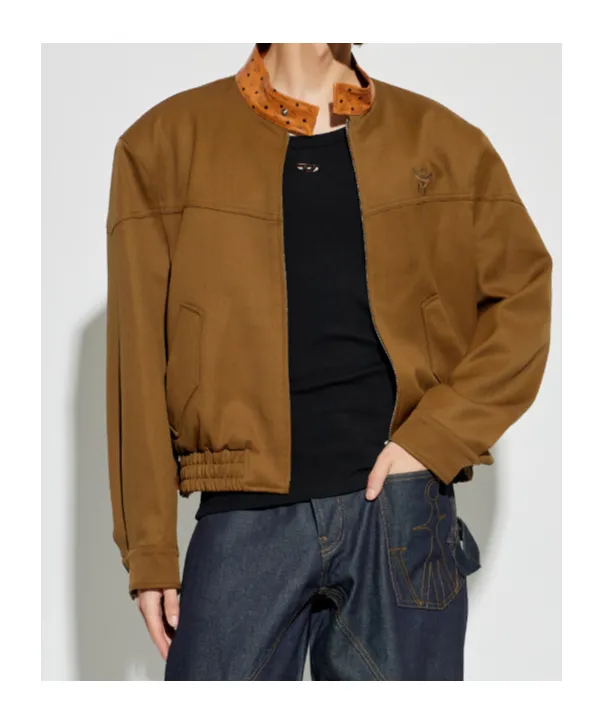Long-Sleeved Zippered Jacket