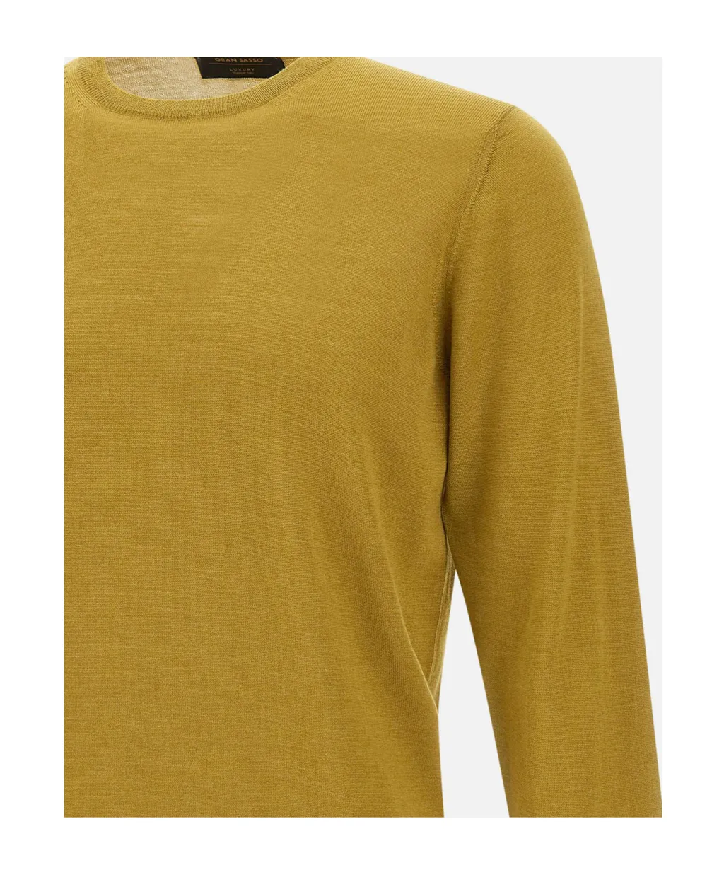 Long-Sleeved Pullover