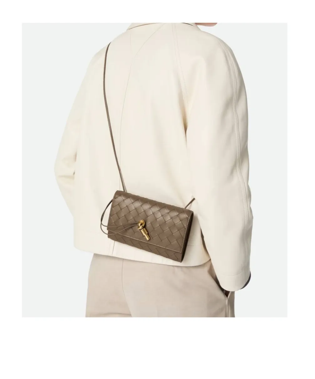 Andiamo Pouch On Strap