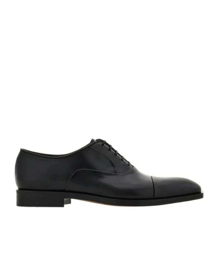 Oxford Shoe With Toe Cap