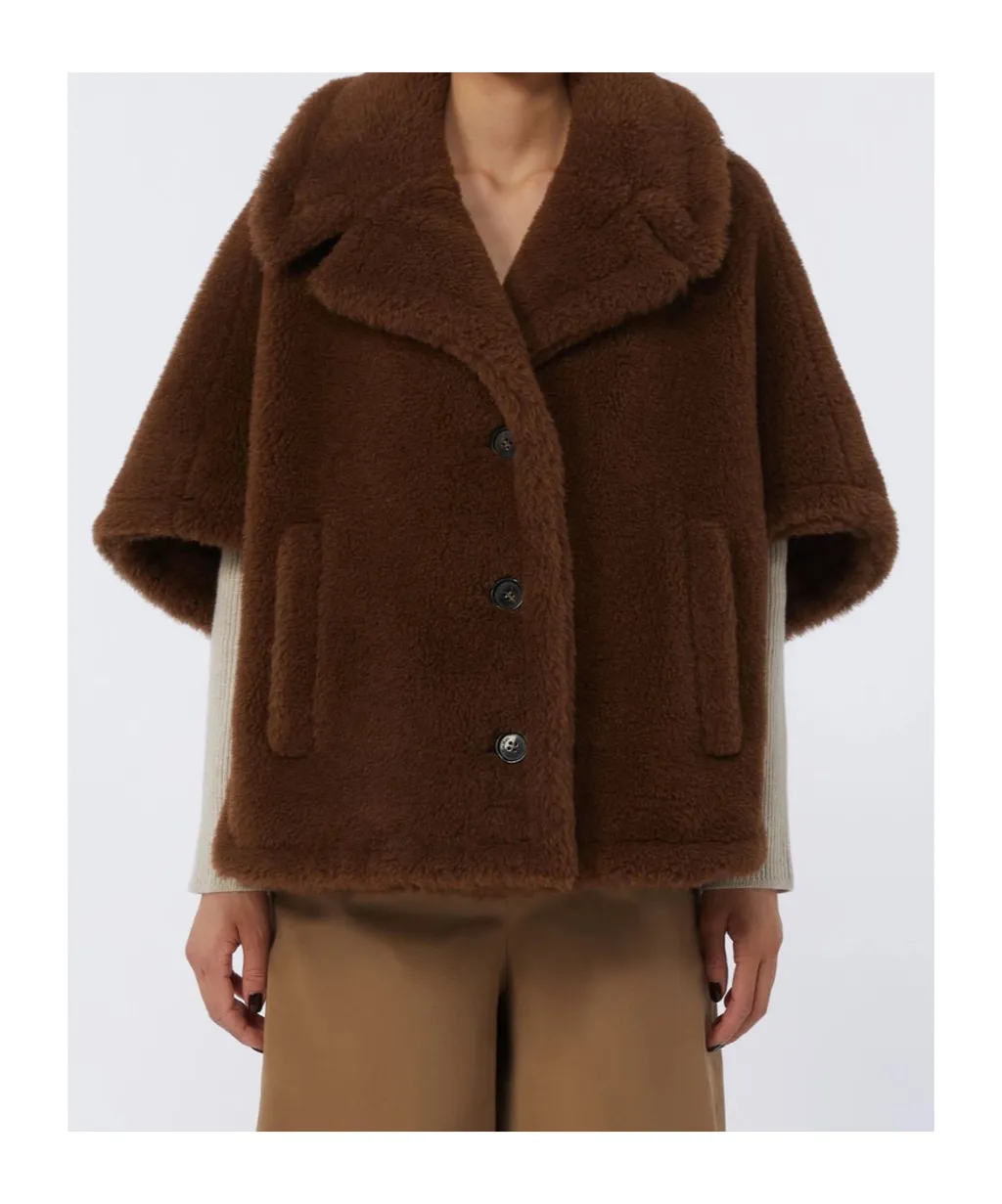 Collared Cape