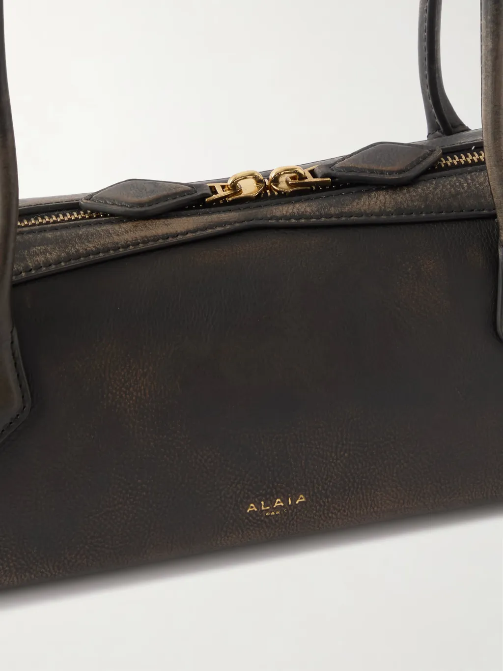 Le Teckel Medium Textured Leather Shoulder Bag