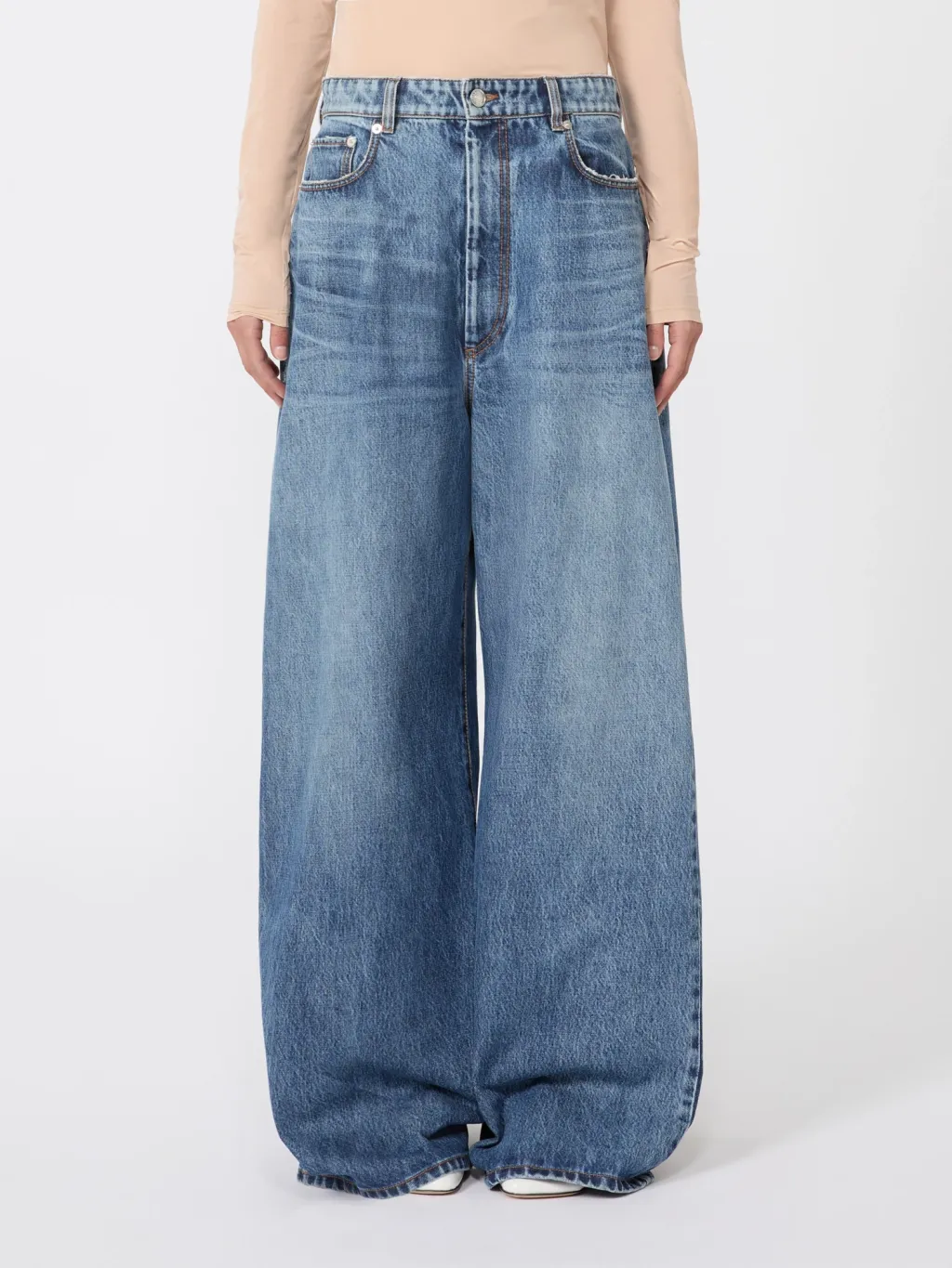Oversized Low-Rise Jeans
