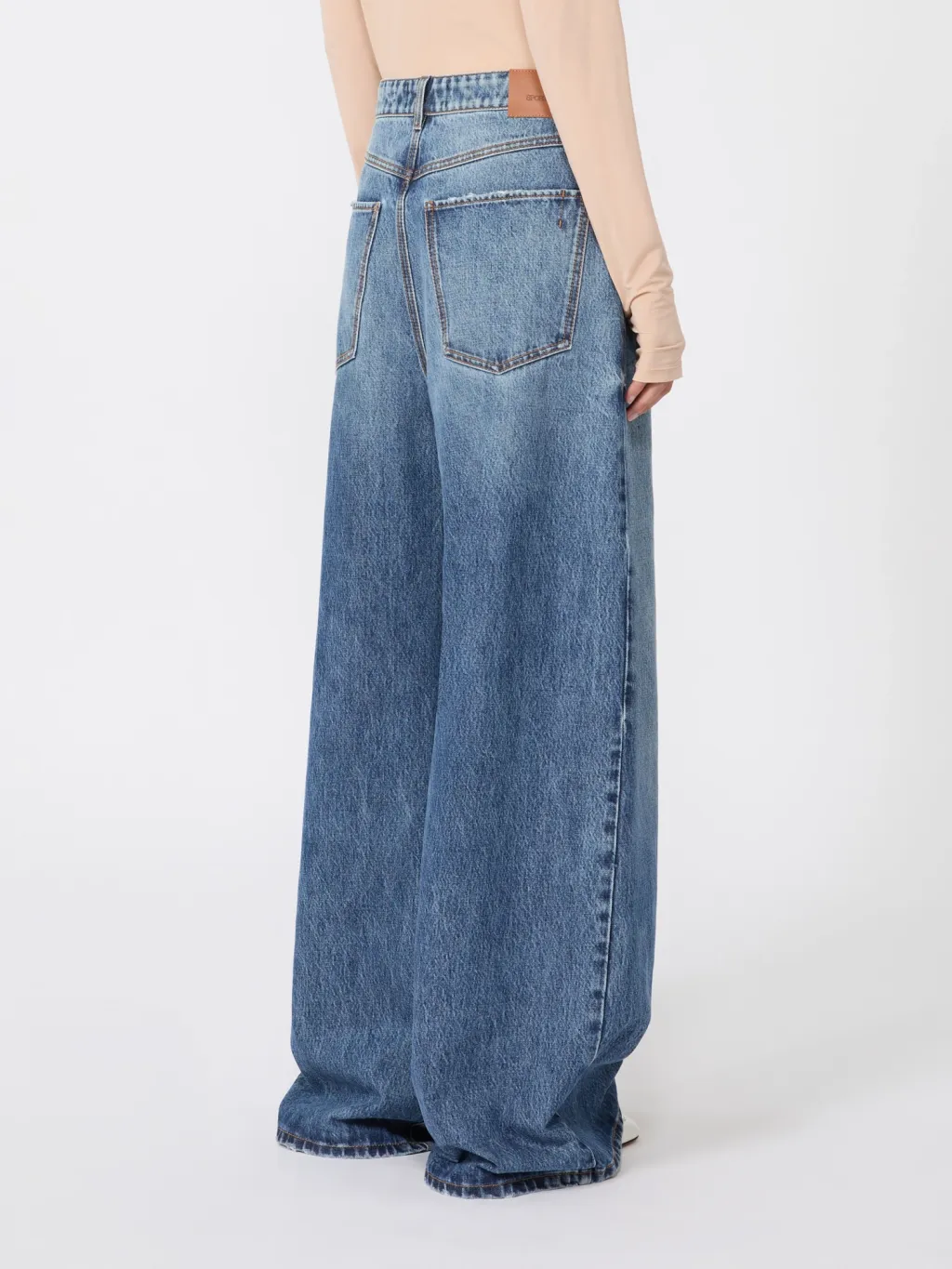 Oversized Low-Rise Jeans