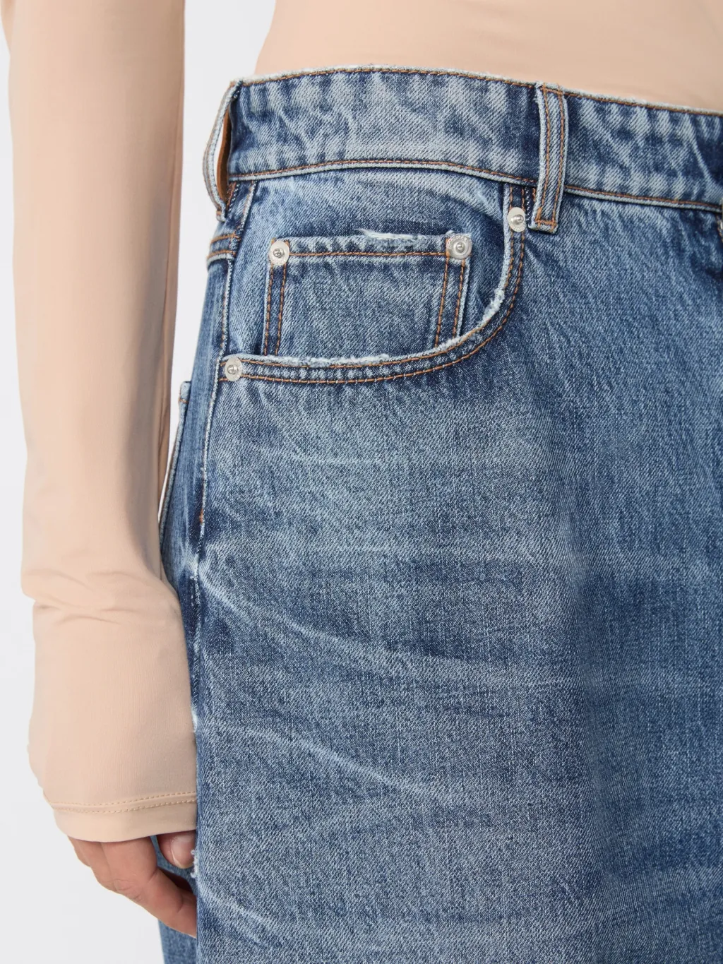 Oversized Low-Rise Jeans