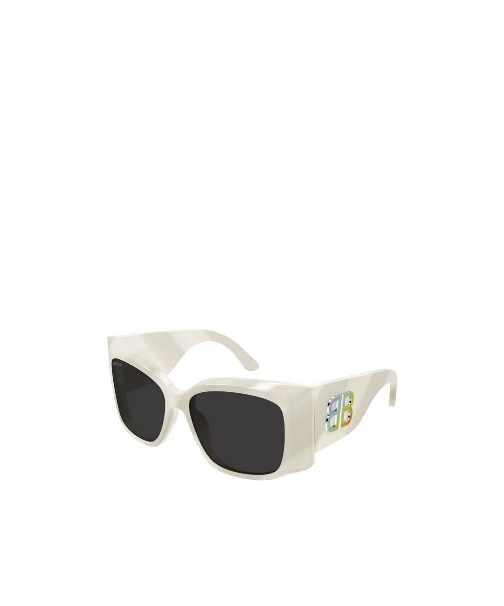 Eyewear Butterfly Frame Sunglasses
