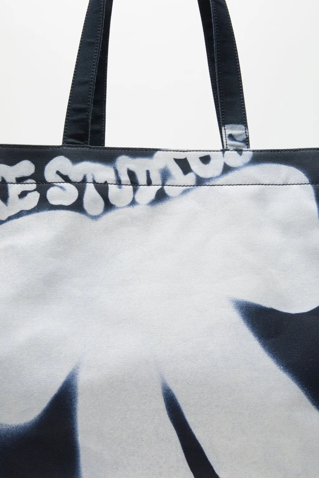 Print-Detail Tote Bag