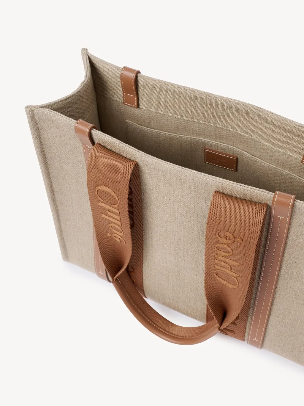 Chloé Woody Logo Detailed Medium Tote Bag