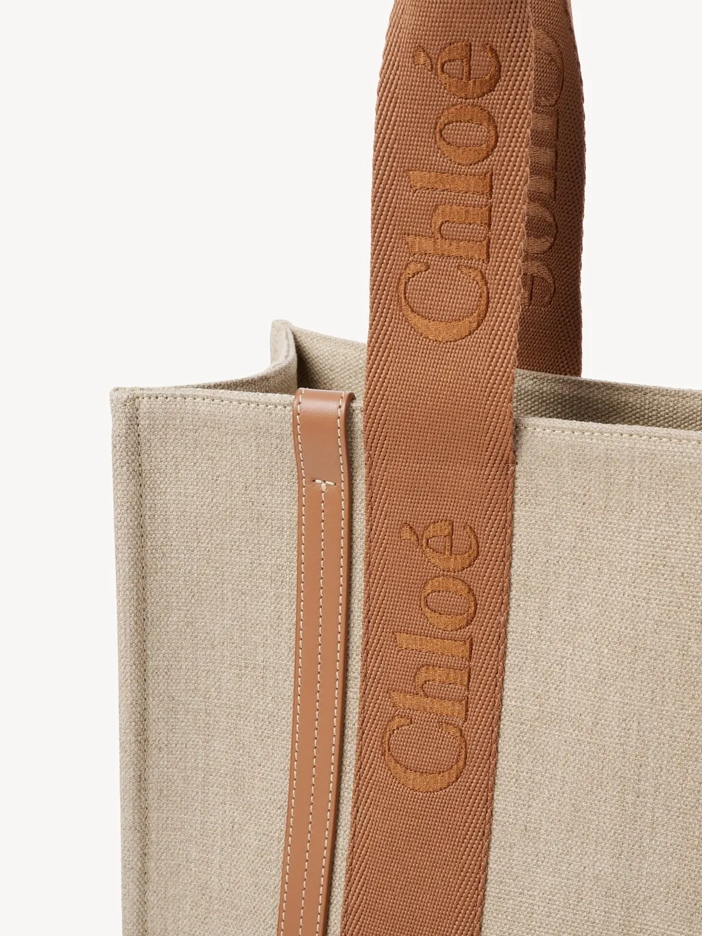 Chloé Woody Logo Detailed Medium Tote Bag