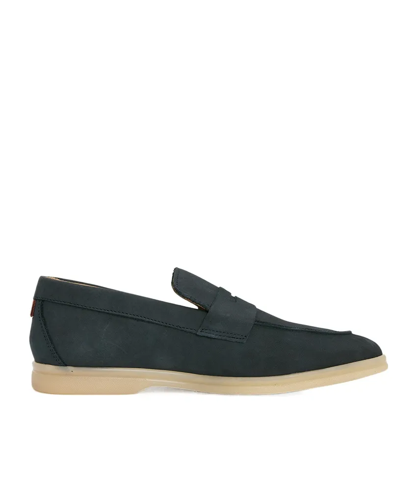 Round-Toe Casual Shoes