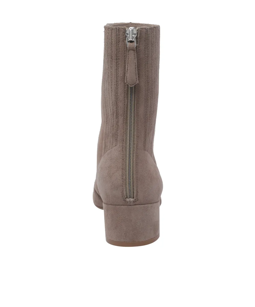 Aquazzura Honore Pointed Toe Boots