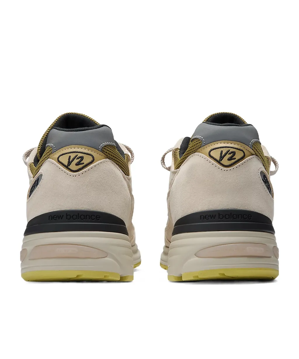 991V2 Panelled Sneakers