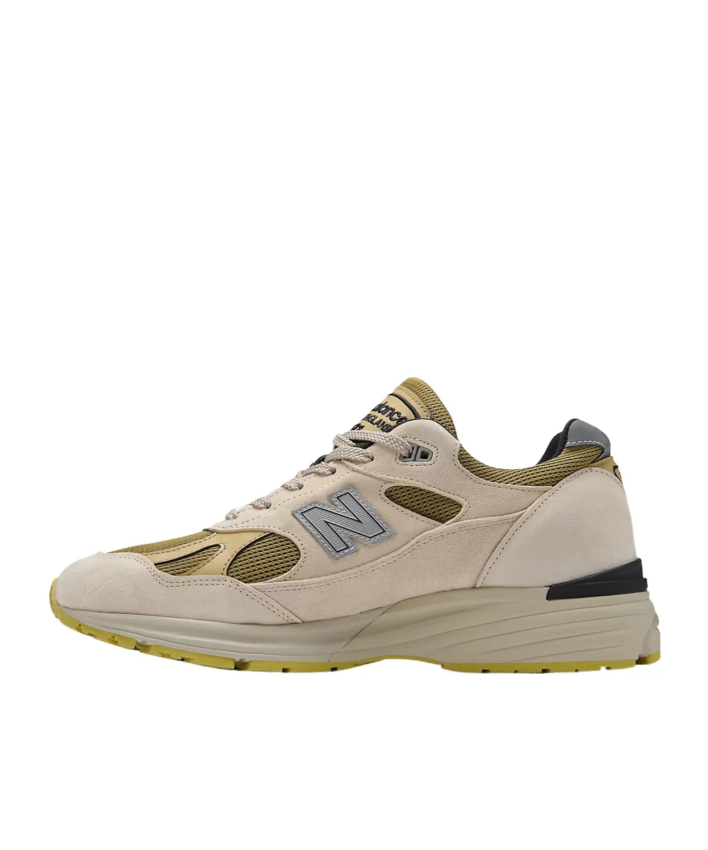 991V2 Panelled Sneakers