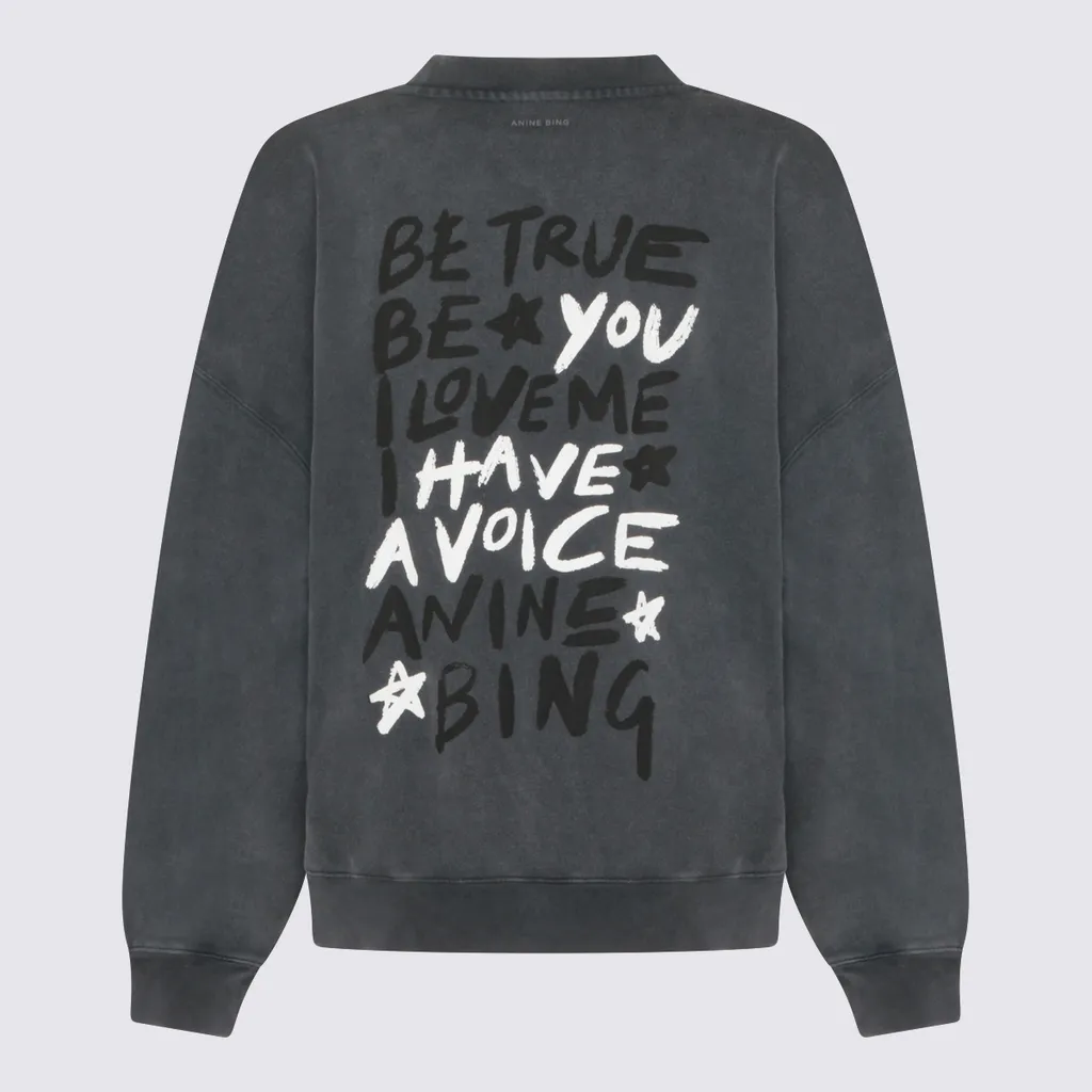 Long-Sleeved Sweatshirt