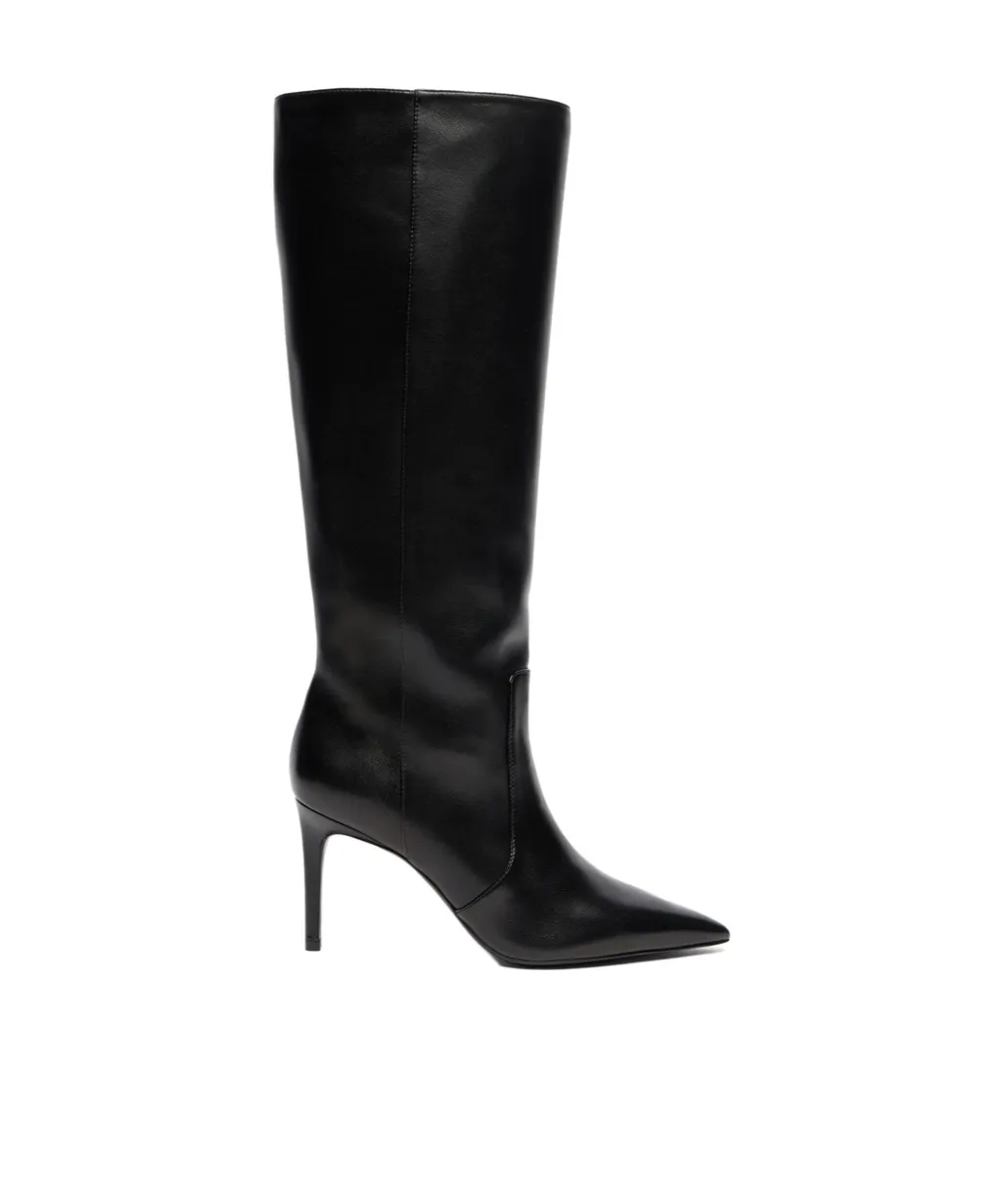 Pointed-Toe Boots