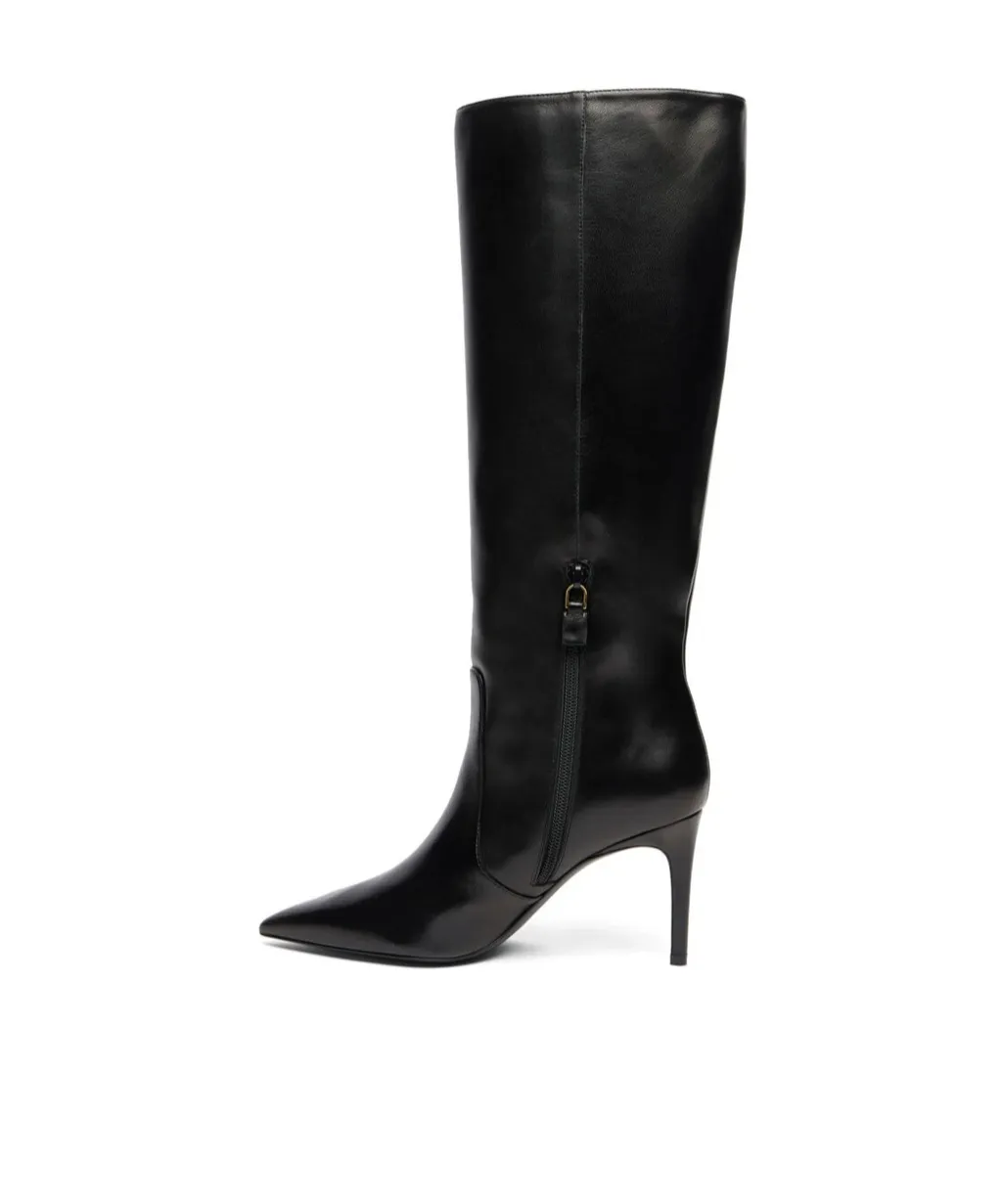 Pointed-Toe Boots