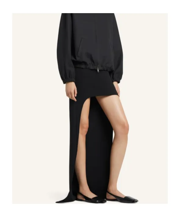 Circle-Edged Knitted Asymmetric Skirt