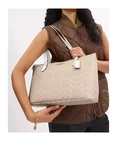 Gallery Tote Bag In Signature Canvas