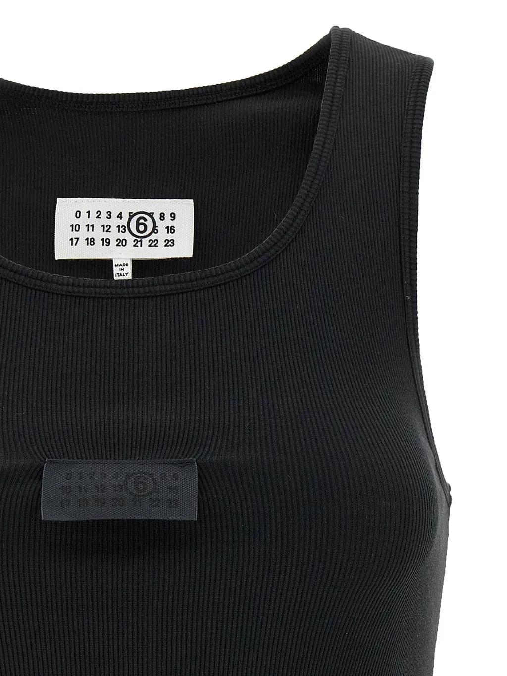 Mm6 Maison Margiela Plaque Sleeveless Tank Top