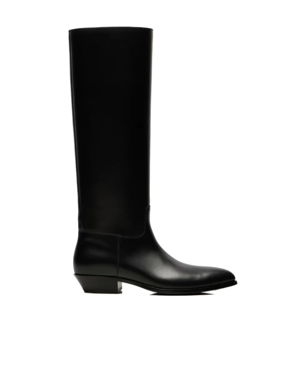 Pointed-Toe Boots