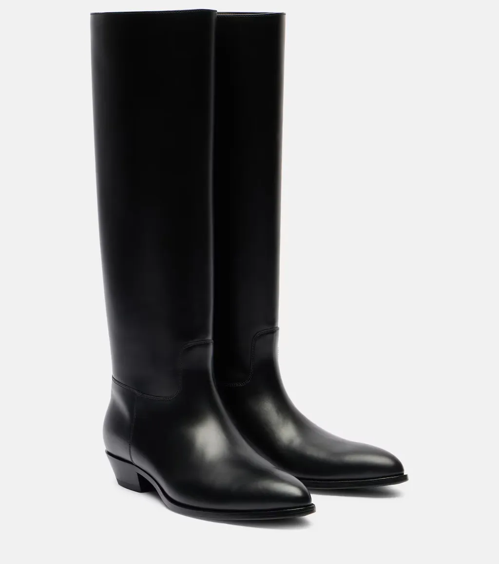 Pointed-Toe Boots