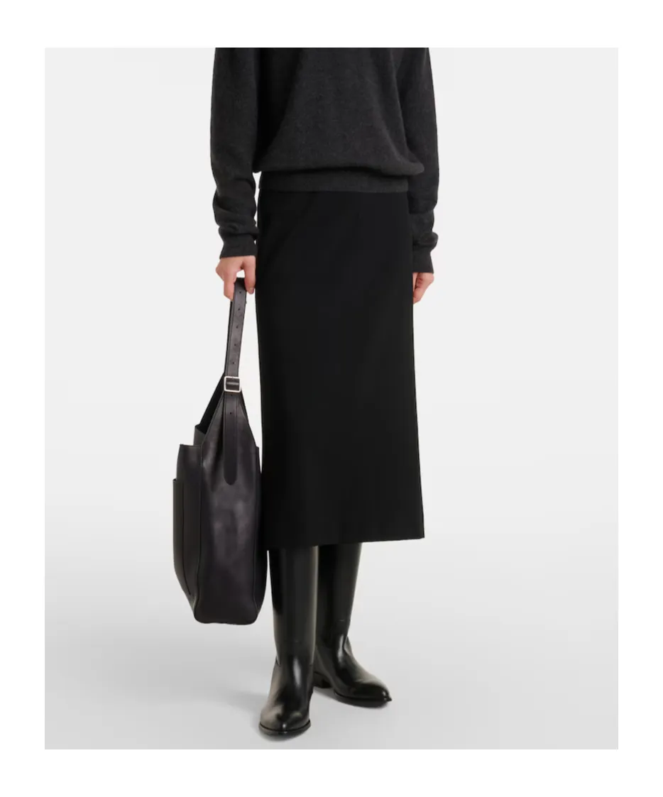 Pointed-Toe Boots
