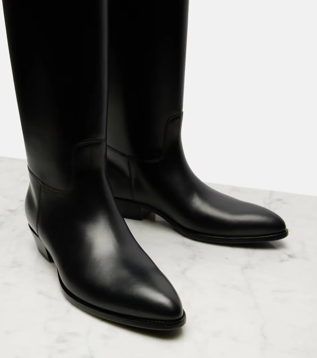 Pointed-Toe Boots
