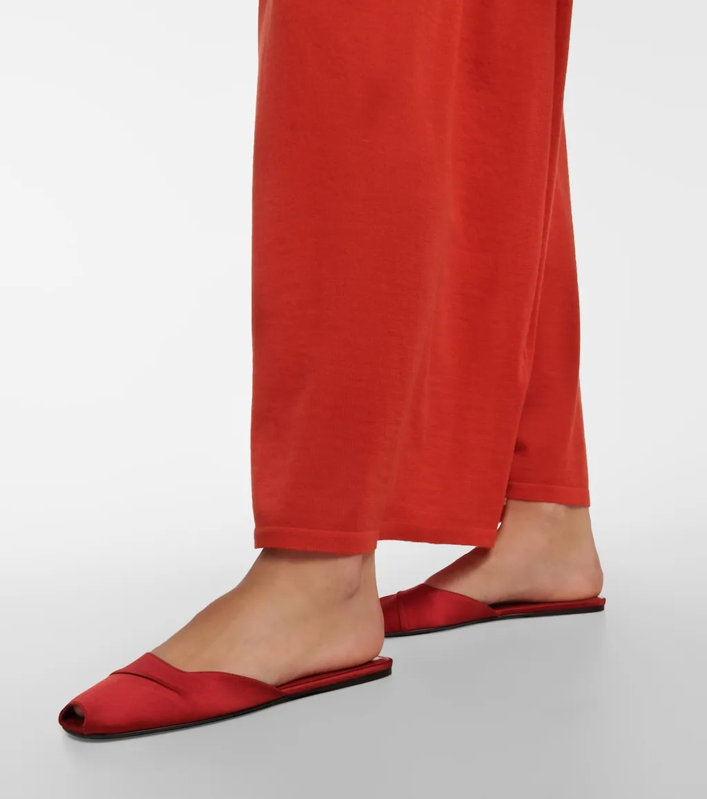Milla Flat Sandals