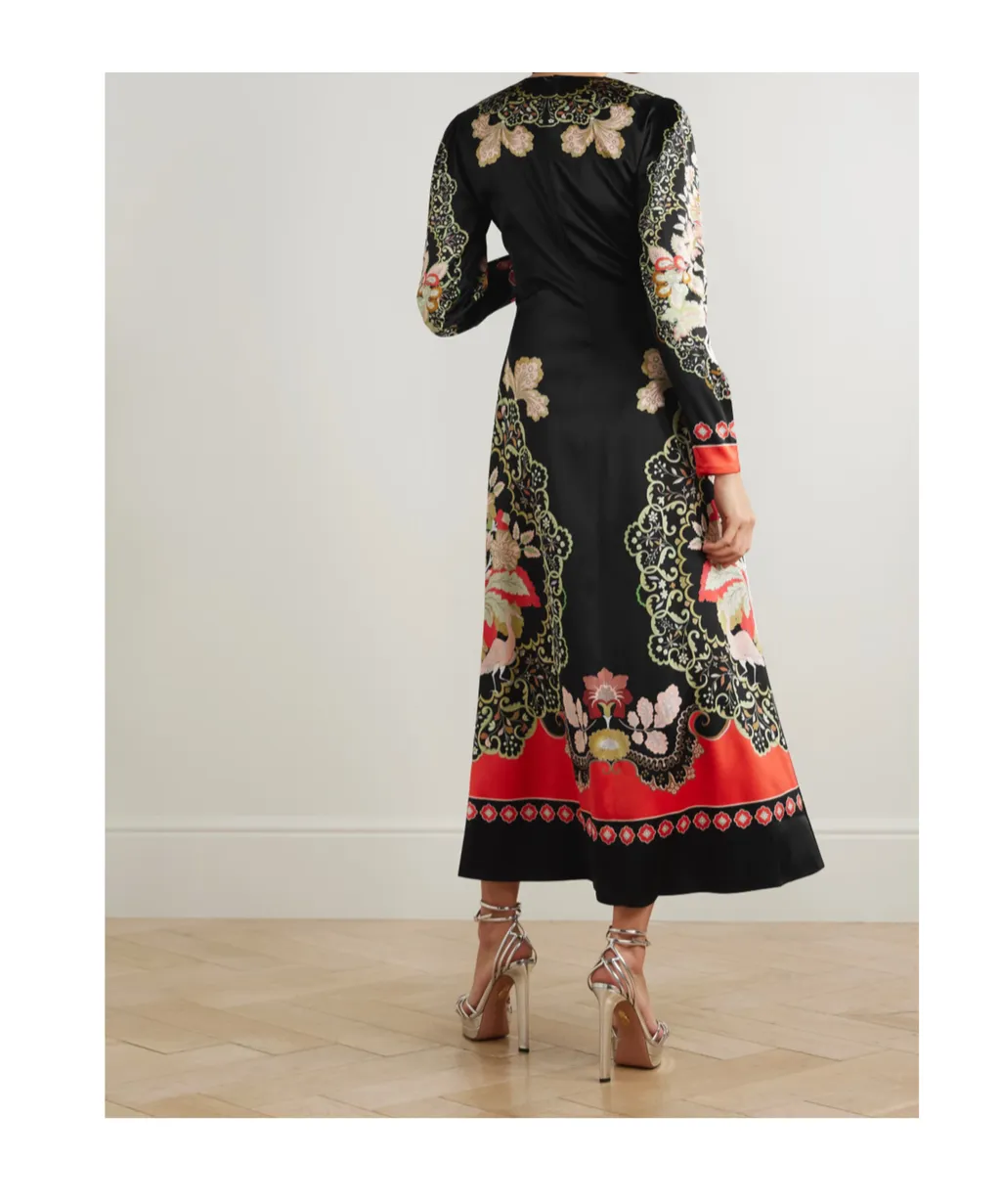 Clingy Swing Placed Long-Sleeve Maxi Dress