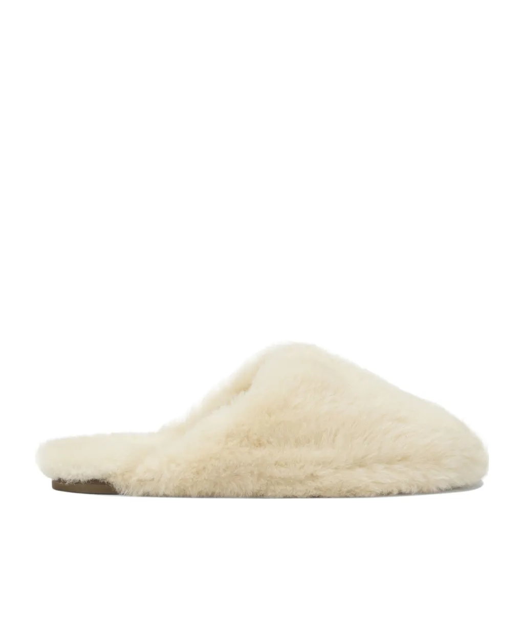 Round-Toe Slippers