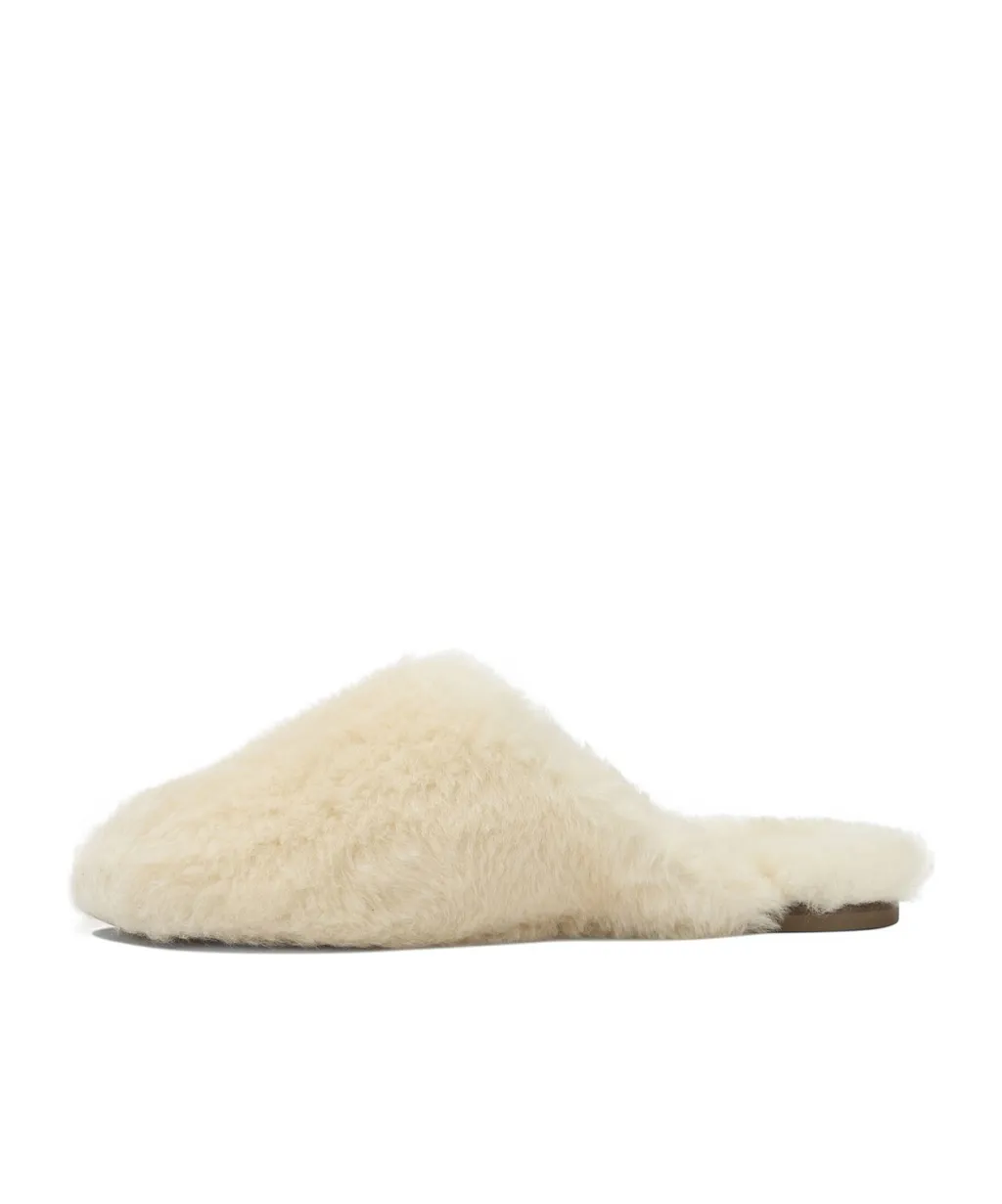 Round-Toe Slippers