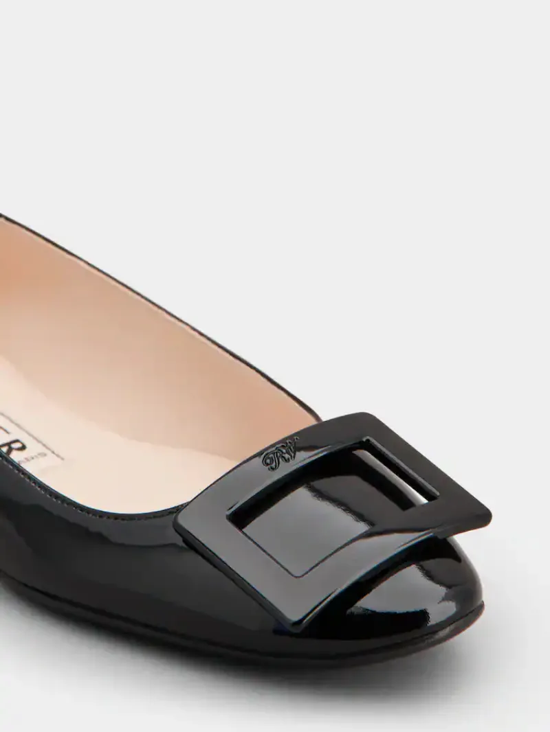 Roger Vivier Logo Embossed Flat Shoes