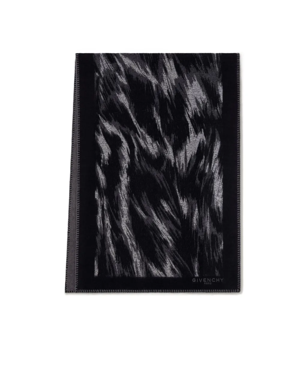 Scarf In Wool Jacquard With Animal Print