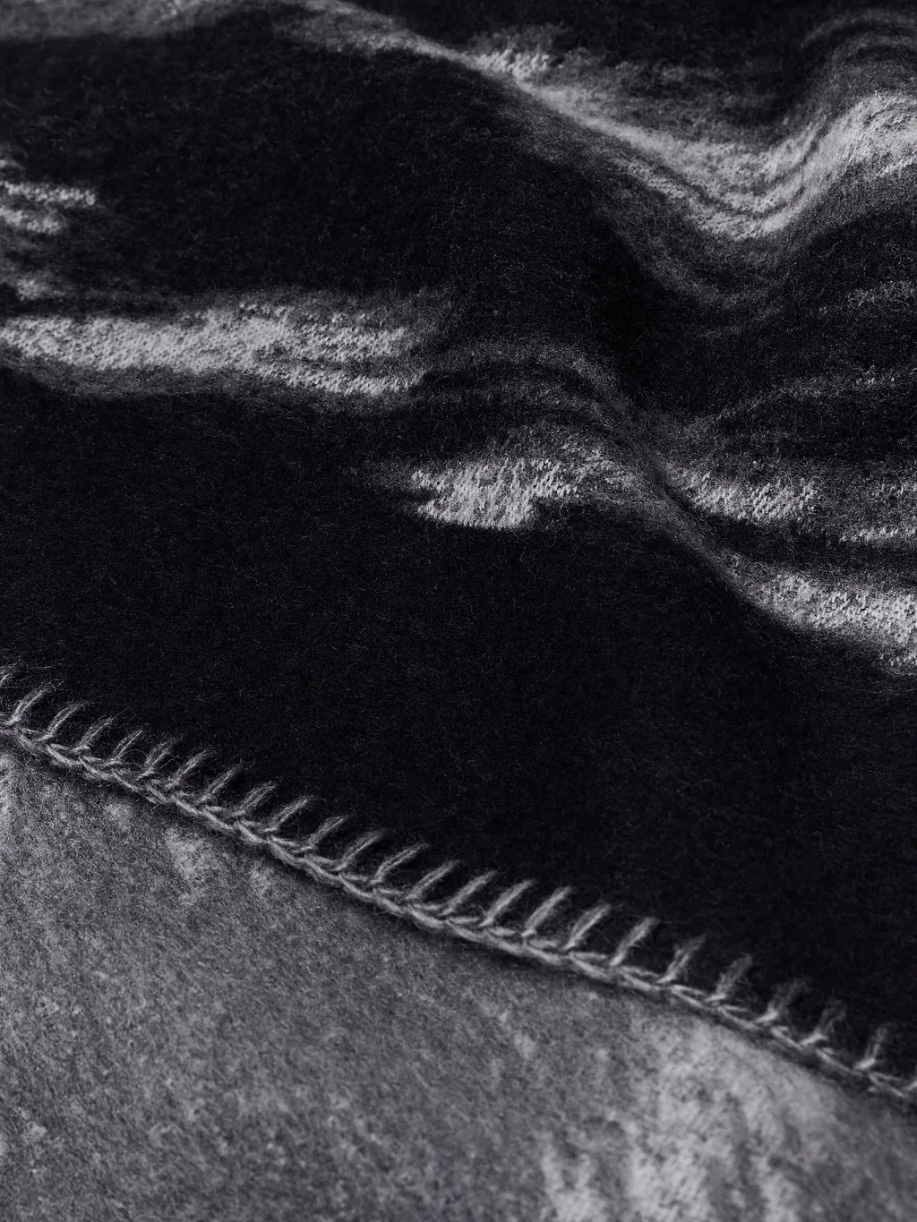 Scarf In Wool Jacquard With Animal Print