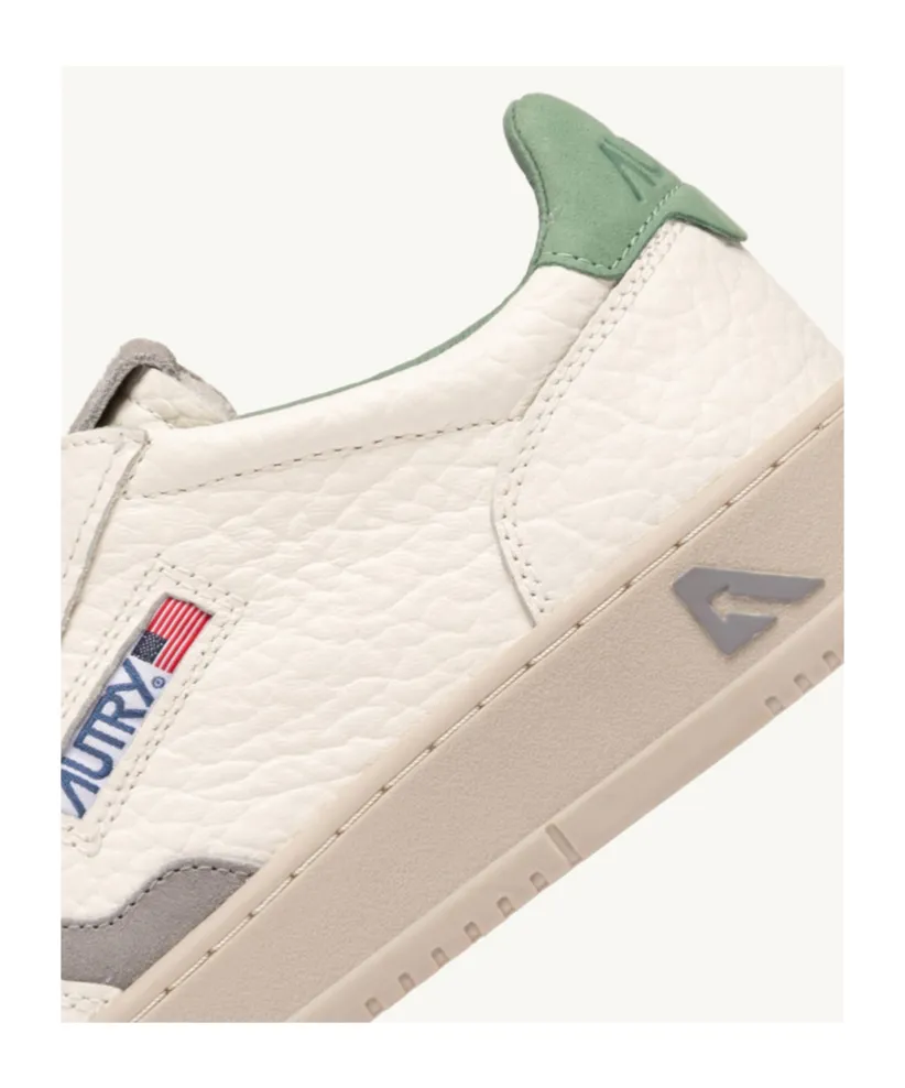 Autry Medalist Low-Top Sneakers